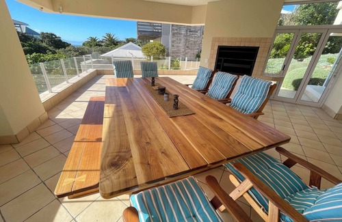 Robberg Beach Villa | Gemini Villa - Solar Powered, Pool & Near Beach