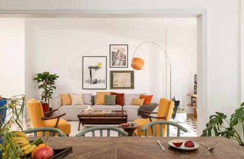 Gemmayzeh Apartment | Gemmayzeh Retro Glam 2BR Apt