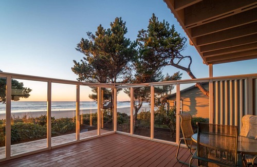 Newport House | Gene's Coastal Escape
