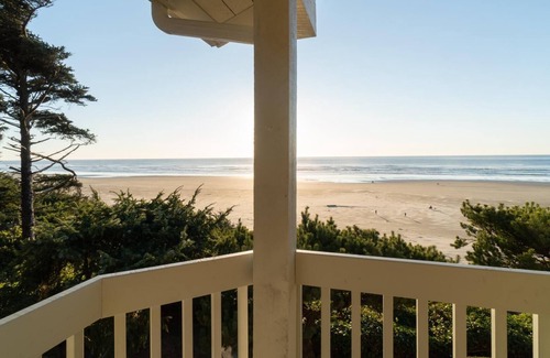Newport House | Gene's Coastal Escape