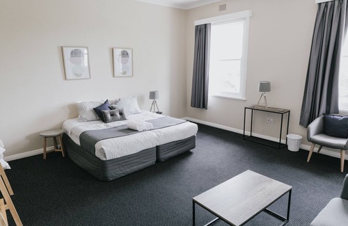 New Lambton Hotel | General Roberts Hotel
