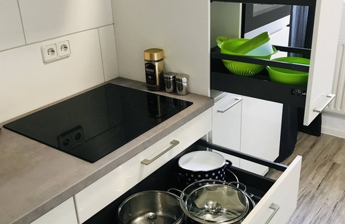 Attendorn Apartment | Generations Holiday Green View *King Size Bed*
