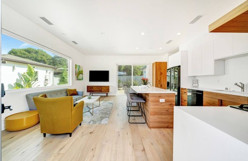 Woodland Hills House | Generous King- Suites W/Backyard Bliss & Barbecue!