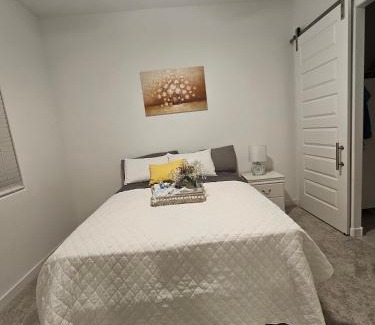 Maryvale Apartment | genie palace at statefarm stadium