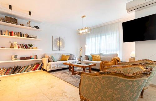 Figares Apartment | Genteel Home Martinez Campos