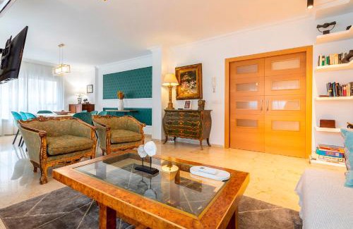 Figares Apartment | Genteel Home Martinez Campos