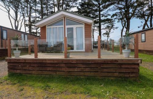Hasguard Cross House | Gentle Tide