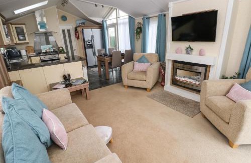 Hasguard Cross House | Gentle Tide