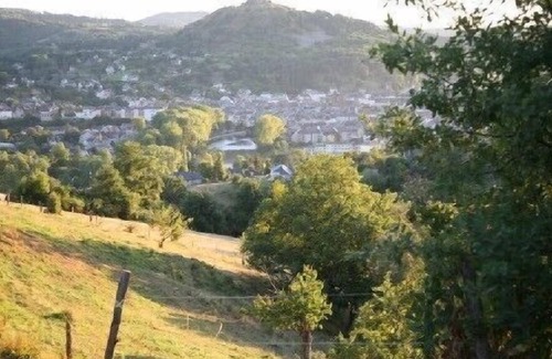 Espalion Cottage | Genuine house, independent, peaceful, 11 x 5 swimming pool, overlooking the Lot