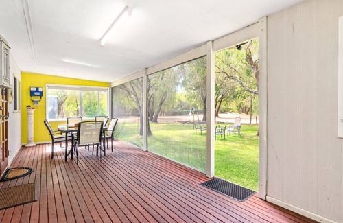 Marybrook House | Geographe Gateway is an ideal stay for you, your family, and your friends less than 500m from the so