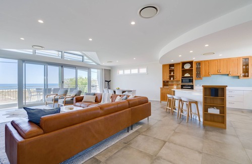 Geographe House | GEOGRAPHE SAILS - Luxury Beachfront Busselton