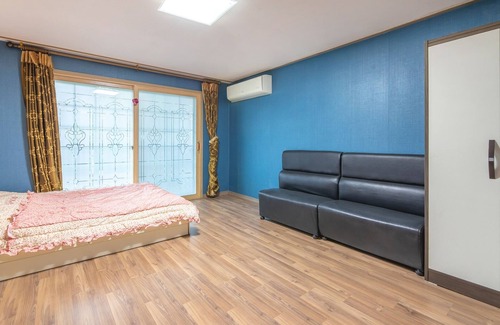 Irun-myeon House | Geoje Evergreen&pinetree Pension