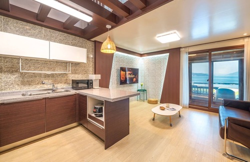 Geoje House | Geoje Piscina Pool Villa