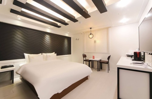 Somun Hotel | Geojedo Gohyeon Pool