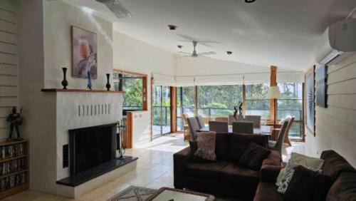 Lilli Pilli House | George Bass Drive A Well Kept Secret managed by Batemans Bay Accom
