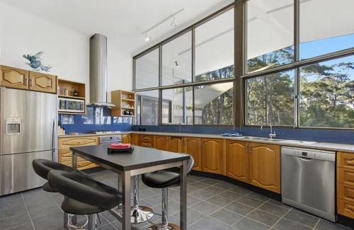 Lilli Pilli House | George Bass Drive A Well Kept Secret managed by Batemans Bay Accom