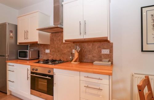 Murthly Cottage | GEORGE COTTAGE, pet friendly, with open fire in Blairgowrie