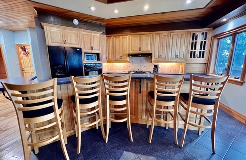 Georgian Bay Cottage | George Harrison on 12 Mile Bay