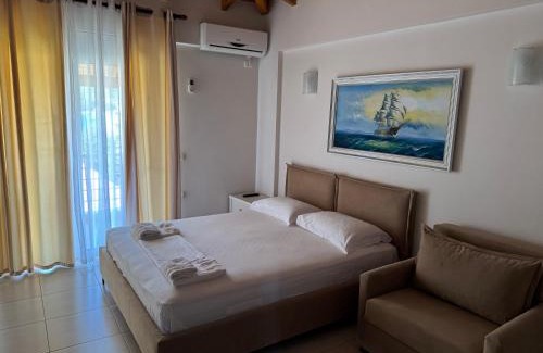 Himare Hotel | George Hotel Rooms&Suites