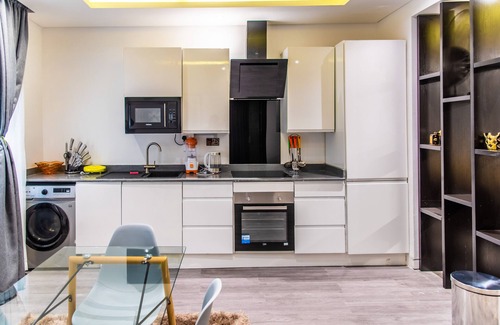 Lekki Phase 1 Hotel | George Residence