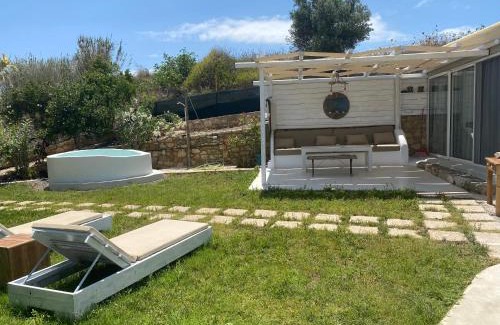 Skotino House | George's Island House with Plunge Pool