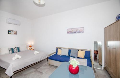 Therasia Bed & Breakfast | George Sunset Rooms