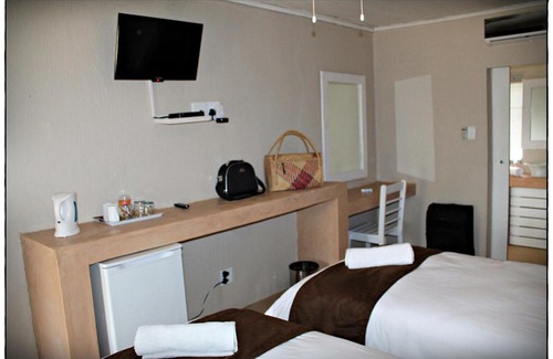 Tzaneen Cabin | Georges Valley Lodge