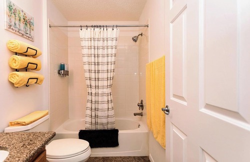 Liberty Park Cottage | Georgetown - Centrally Located 3/2 Designer Home