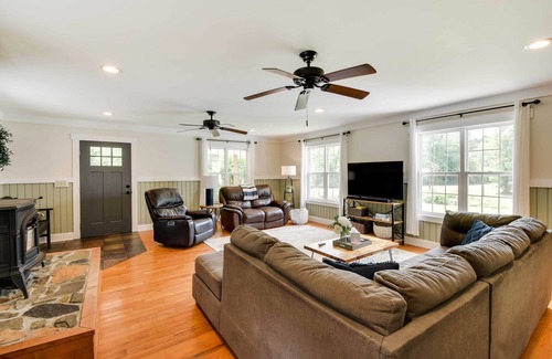 Dahlonega House | Georgia Vacation Rental w/ Covered Deck & Patio