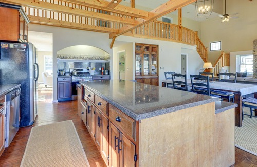 Jackson House | Georgia Vacation Rental on Jackson Lake w/ Dock