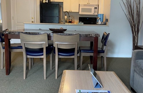 Collingwood Condo | Georgian Bay 2 bdrm. condo available Aug 3-10