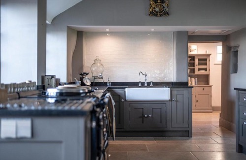 Hendrerwydd House | Georgian Country House -Panoramic Views -Sleeps 12