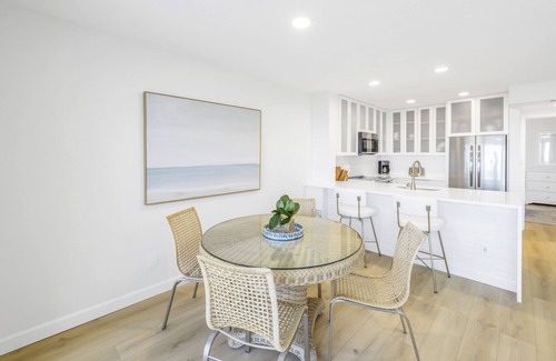 Siesta Key Village Apartment | Gertrude's Siesta | Oceanview Penthouse | 1 min walk to Beach Path + Huge Terrace