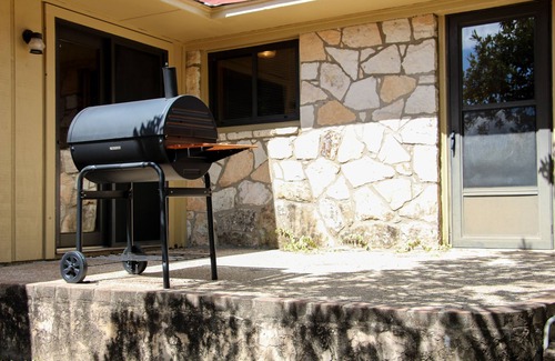 Hunt House | Get away at Mo-Ranch!