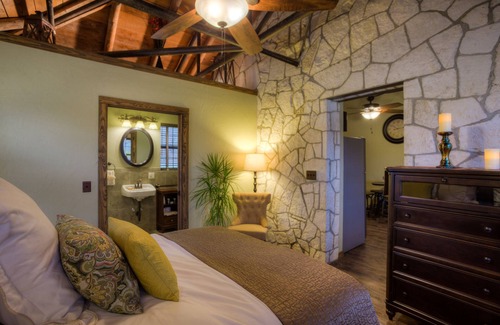 Hunt Apartment | Get away at Mo-Ranch!