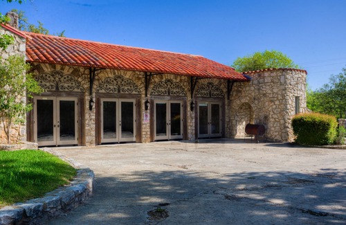 Hunt House | Get away at Mo-Ranch!