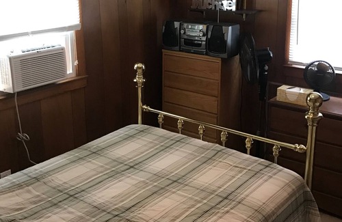 Gilmanton Cottage | Get Away From the Hustle and Bustle by Relaxing at the Lake ! 3 Bedroom Ranch