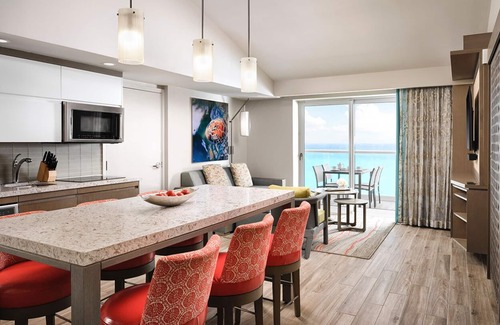 Zona Hotelera Villa | Get away to one of the most tranquil, tucked-away Cancún resorts.