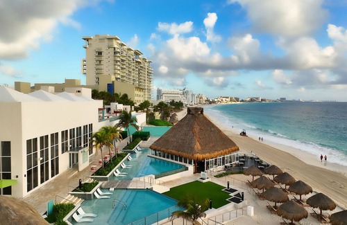 Zona Hotelera Villa | Get away to one of the most tranquil, tucked-away Cancún resorts.