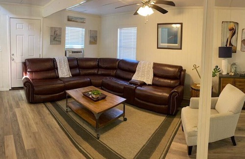 Venice Boat Rental | Get Bent Lodge - A Cypress Cove, Venice La houseboat WITH STARLINK WIFI!