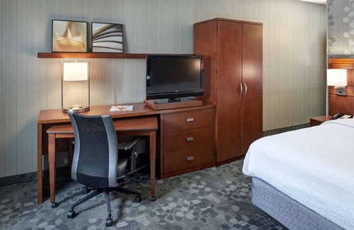 Brookfield Hotel | Get Ready for Blissful Getaway! 4 Convenient Units, Indoor Pool, Pets Allowed!