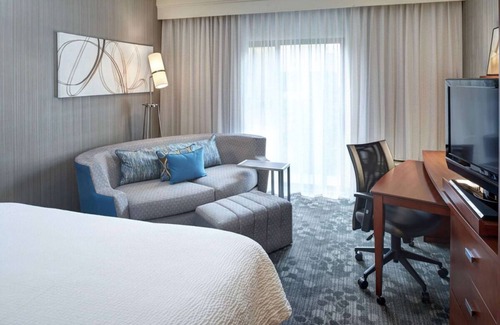 Brookfield Hotel | Get Ready for Blissful Getaway! 4 Convenient Units, Indoor Pool, Pets Allowed!