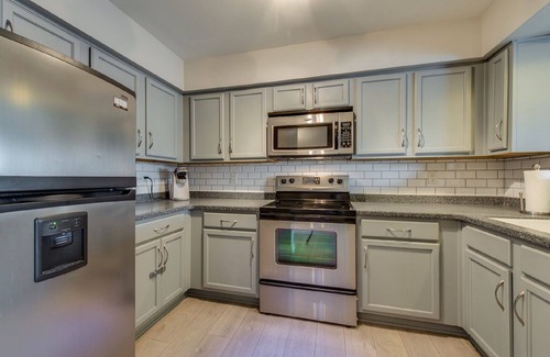 North Capitol Condo | Get the Full Nashville Experience: Walk To Broadway + Much More.