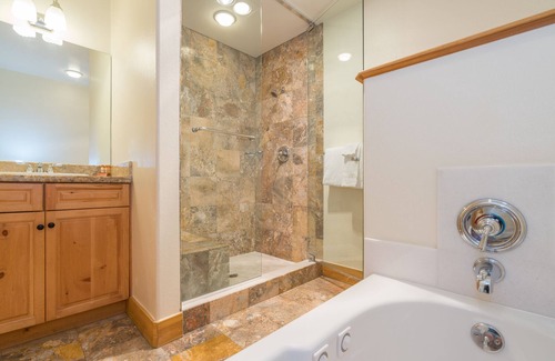 Mountain Village Hotel | Get the Perks of the Bear Creek Lodge in Private Pet-Friendly Lock-Off Room