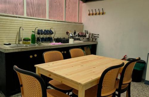 Tanjung Bungah House | Getaway Hometsay Neaby Beach batu Ferringghi 4BR for 15px