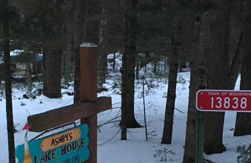Suring Cottage | Getaway on Chute Pond! Pontoon Boat Available to rent.