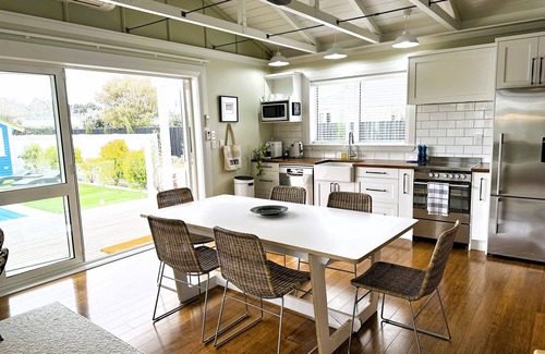 Martinborough House | Getaway on Grey - Pool and 4 bedrooms