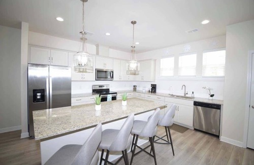 Johns Island House | Getaway on McLernon - Top Notch Mid Term Stay