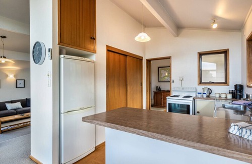 Nukuhau House | Getaway on Woodward - Pet Friendly