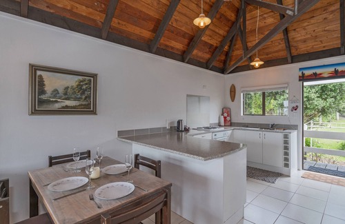 Onemana Cottage | Getaway - Onemana Holiday Chalet